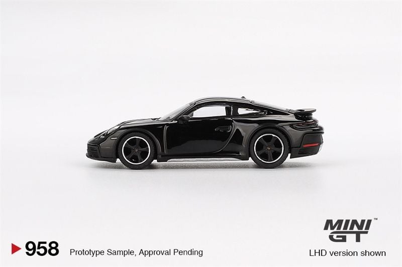  Mô hình xe Porsche 911 Dakar Black bản card tỉ lệ 1:64 MiniGT MGT00958-BL 