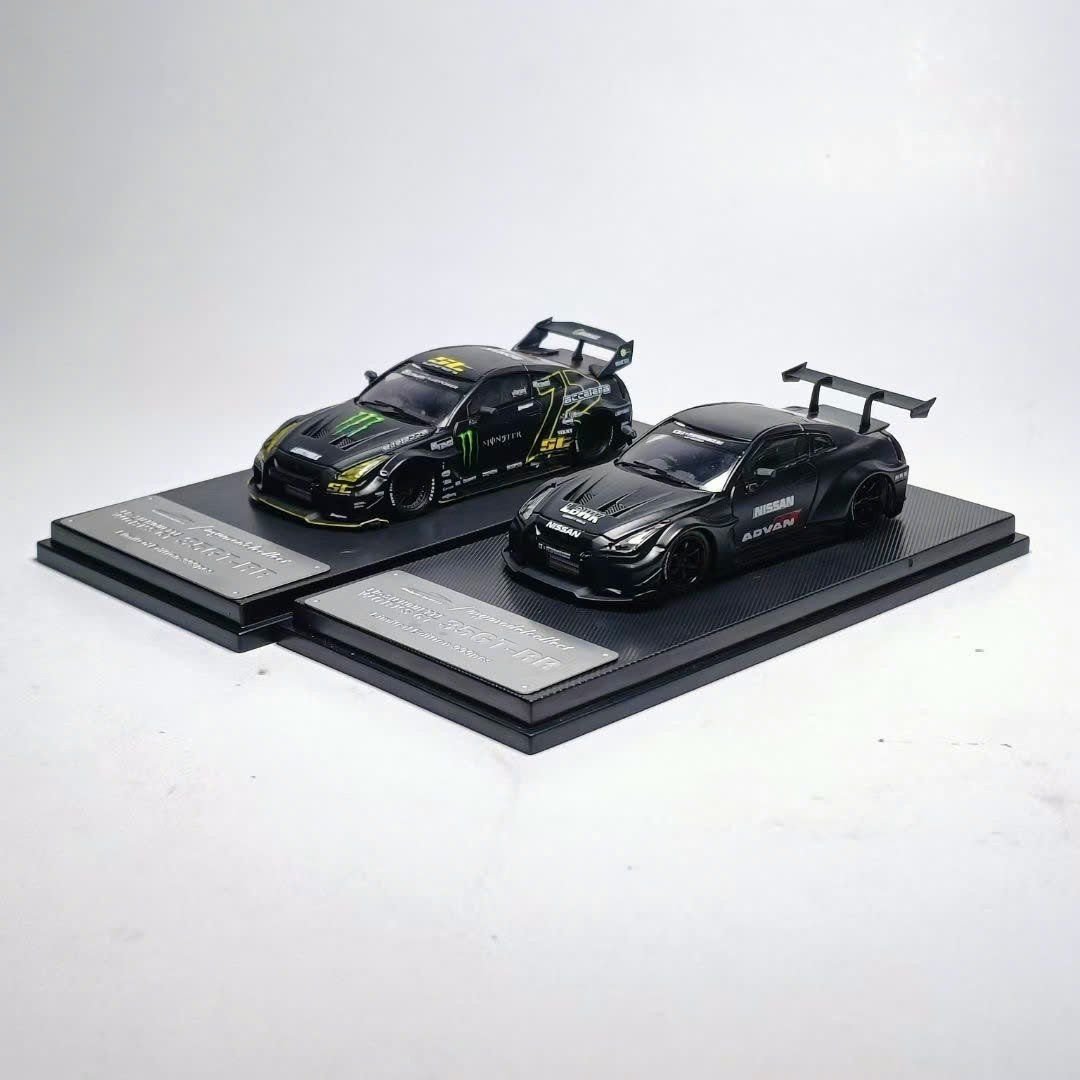  Mô hình xe Nissan GTR (35GT-RR) Advan racing - Monster matt black có hộp mica tỉ lệ 1:64 Mymodelcollect MC MC640005C-MC640005 
