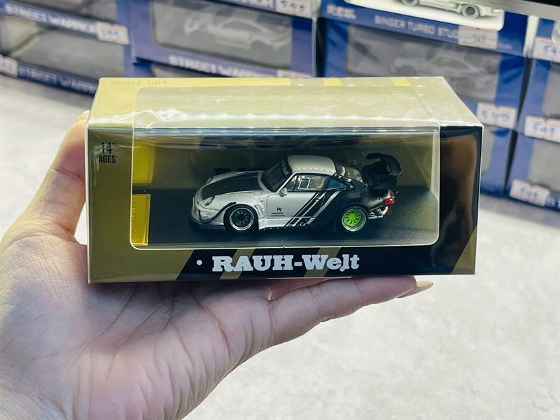  Mô hình xe Porsche Rauth Welt RWB 993 GT wipe body silver - carbon rear wing có figure tỉ lệ 1:64 Star model OT64186 
