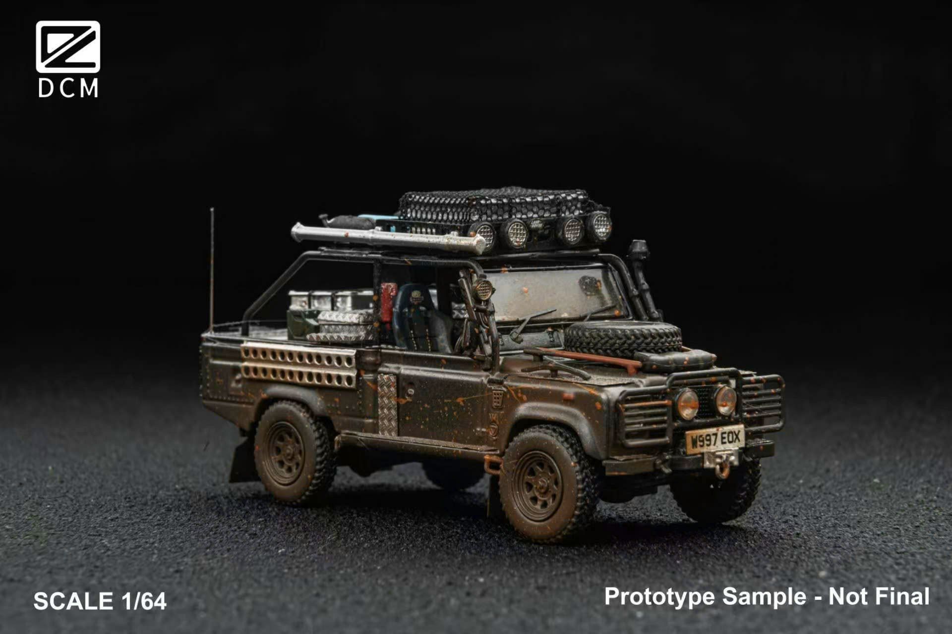  Mô hình xe Land Rover Defender Tomb Raider Angelina Jolie's limited 999pcs có phụ kiện đi kèm tỉ lệ 1:64 DCM model OT64209 