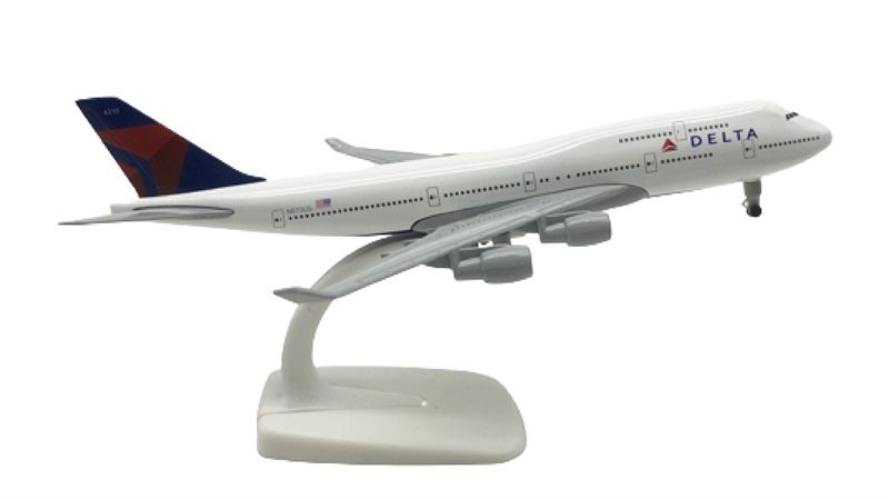  Mô hình máy bay Macon Georgia USA Delta Airlines Boeing B747 có bánh xe 20cm MB20049 