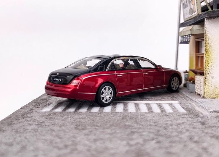  Mô hình xe Mercedes Benz Maybach 62S tỉ lệ 1:64 Stance Hunters OT64198 