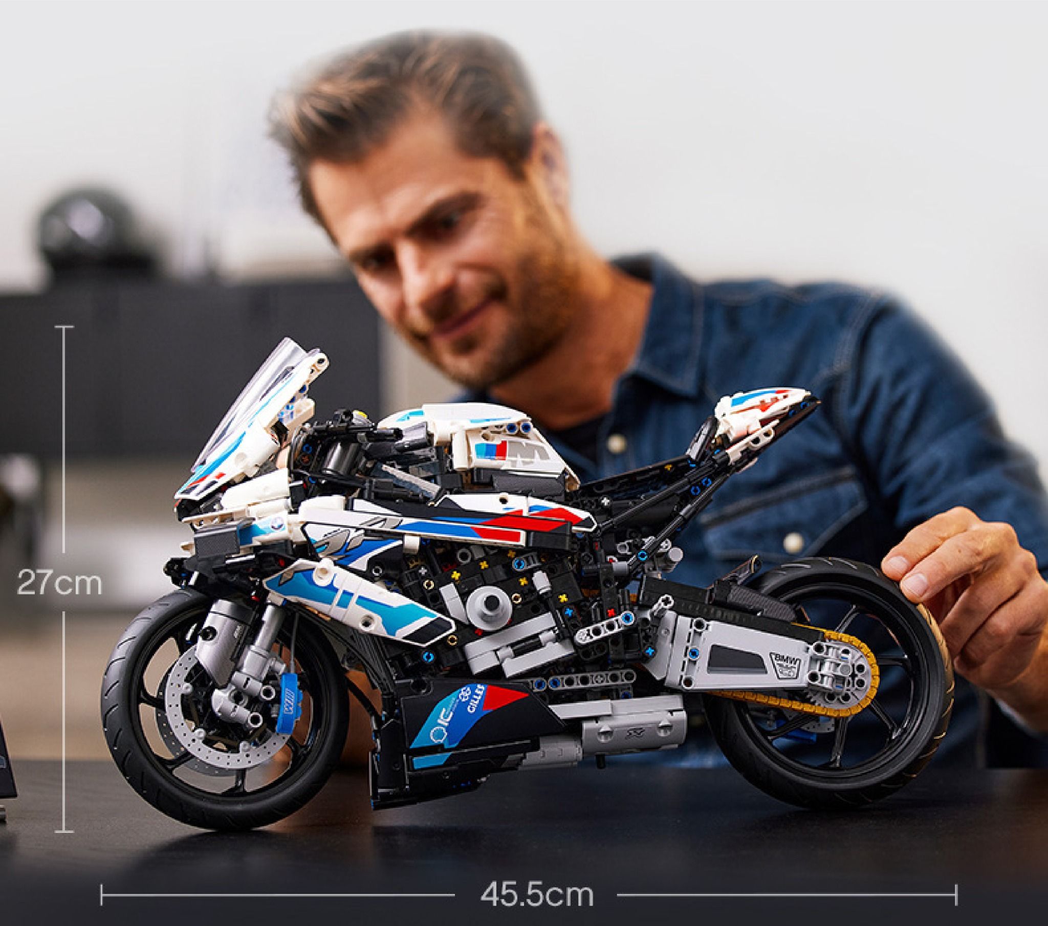  Mô hình xe mô tô lắp ghép BMW M1000RR Technic 1920 pcs tỉ lệ 1:5 LG001 