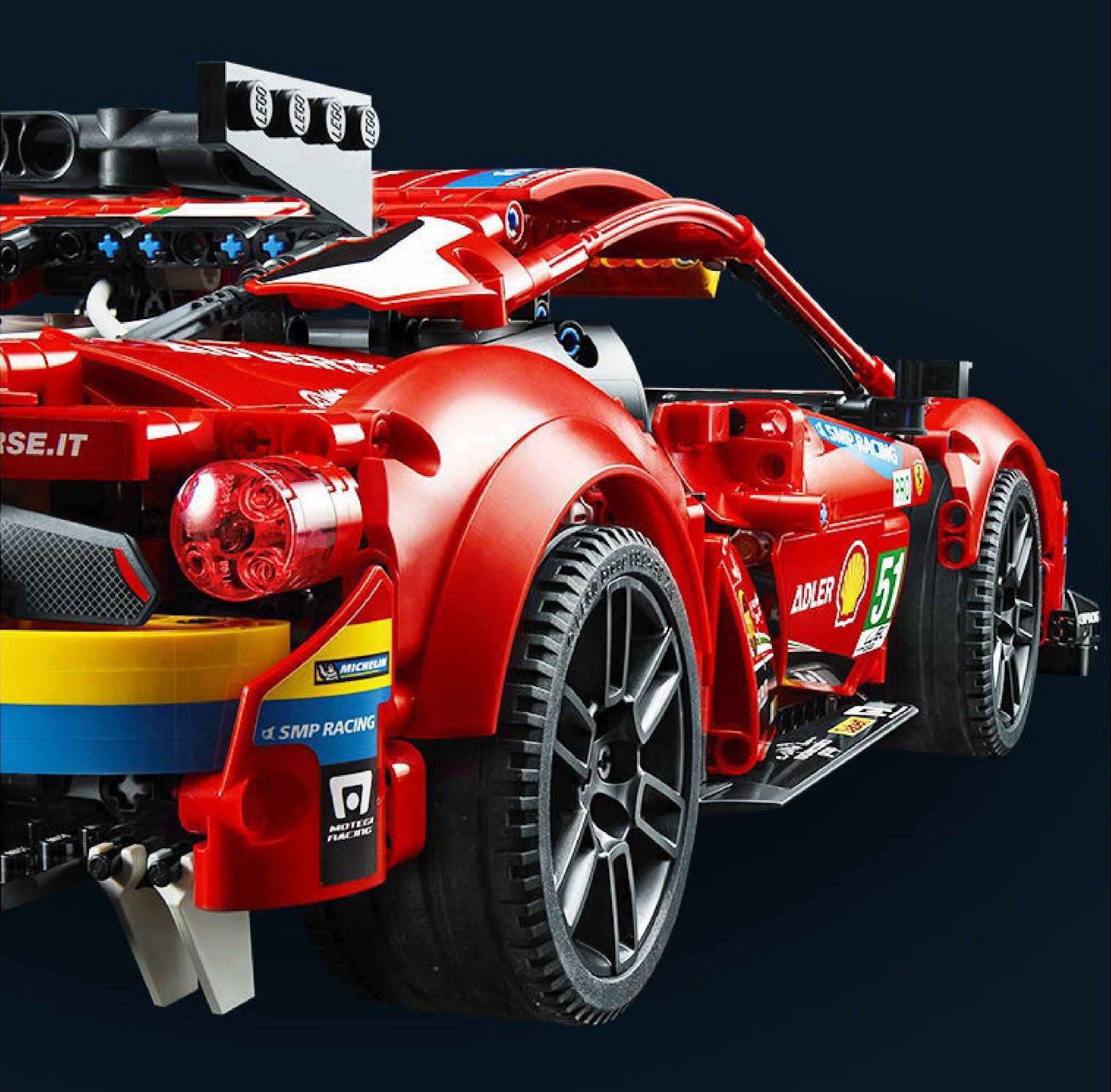  Mô hình xe ô tô lắp ghép Ferrari 488 GTE No.51 Technic 1677 pcs tỉ lệ 1:10 LG008 