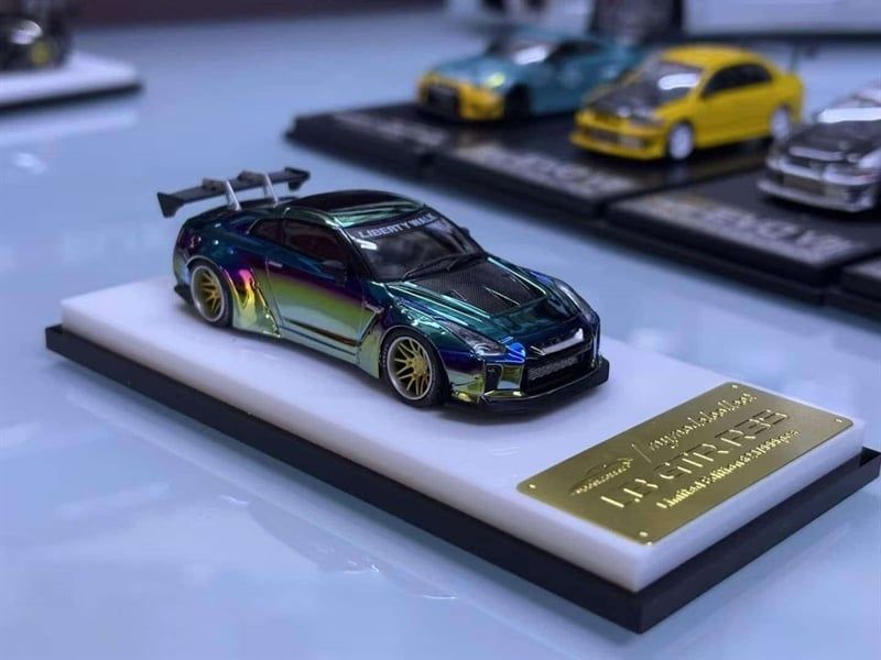  Mô hình xe Nissan GTR R35 Liberty walk galaxy 1:64 OT64150 