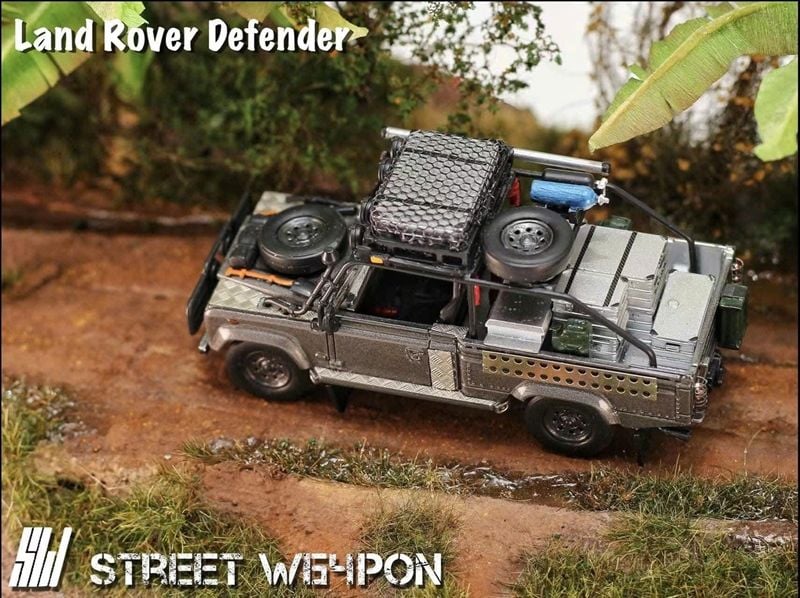  Mô hình xe Land Rover Defender 110 Tomb Raider Silver tỉ lệ 1:64 Street Weapon SWLRD110S 