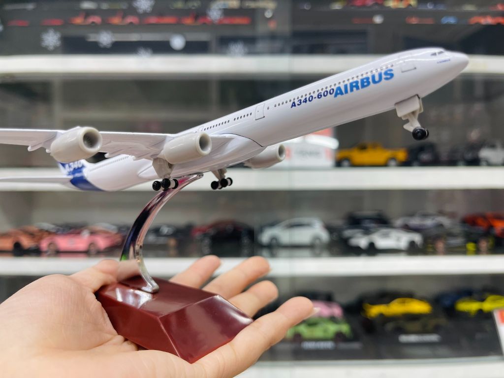 Mô hình máy bay USA Airbus A340 kích thước 20cm MB20084