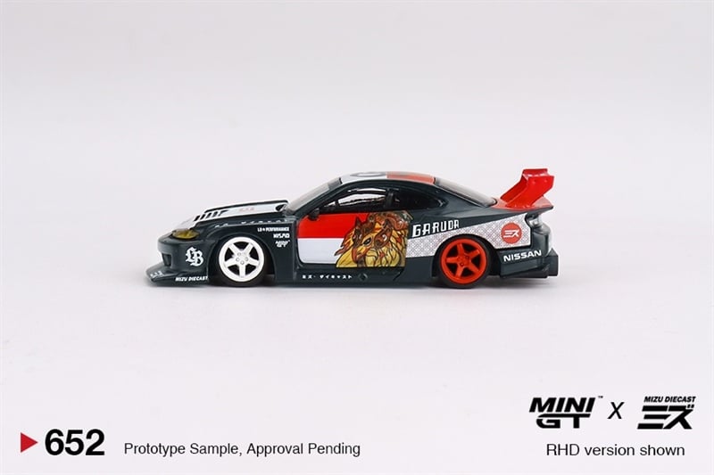  Mô hình xe ô tô LB-Super Silhouette Nissan SILVIA (S15)“GARUDA” bản card tỉ lệ 1:64 MiniGT MGT00652-R 