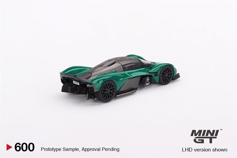  Mô hình xe ô tô Aston Martin Valkyrie Aston Martin Racing Green tỉ lệ 1:64 MiniGT MGT00600-CH 