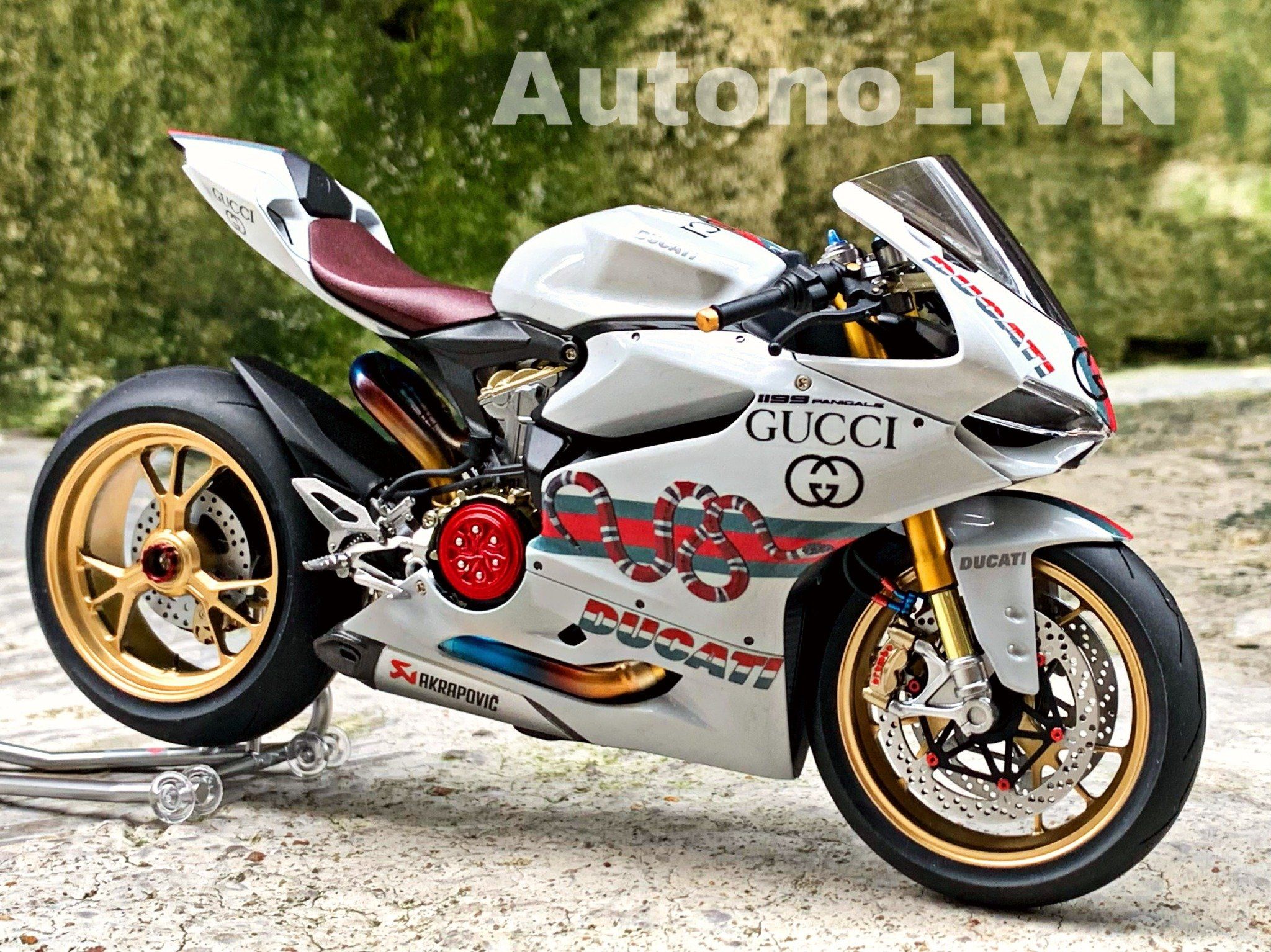  Mô hình xe cao cấp Ducati 1199 Panigale Gucci Nồi Khô 1:12 Tamiya D227H 