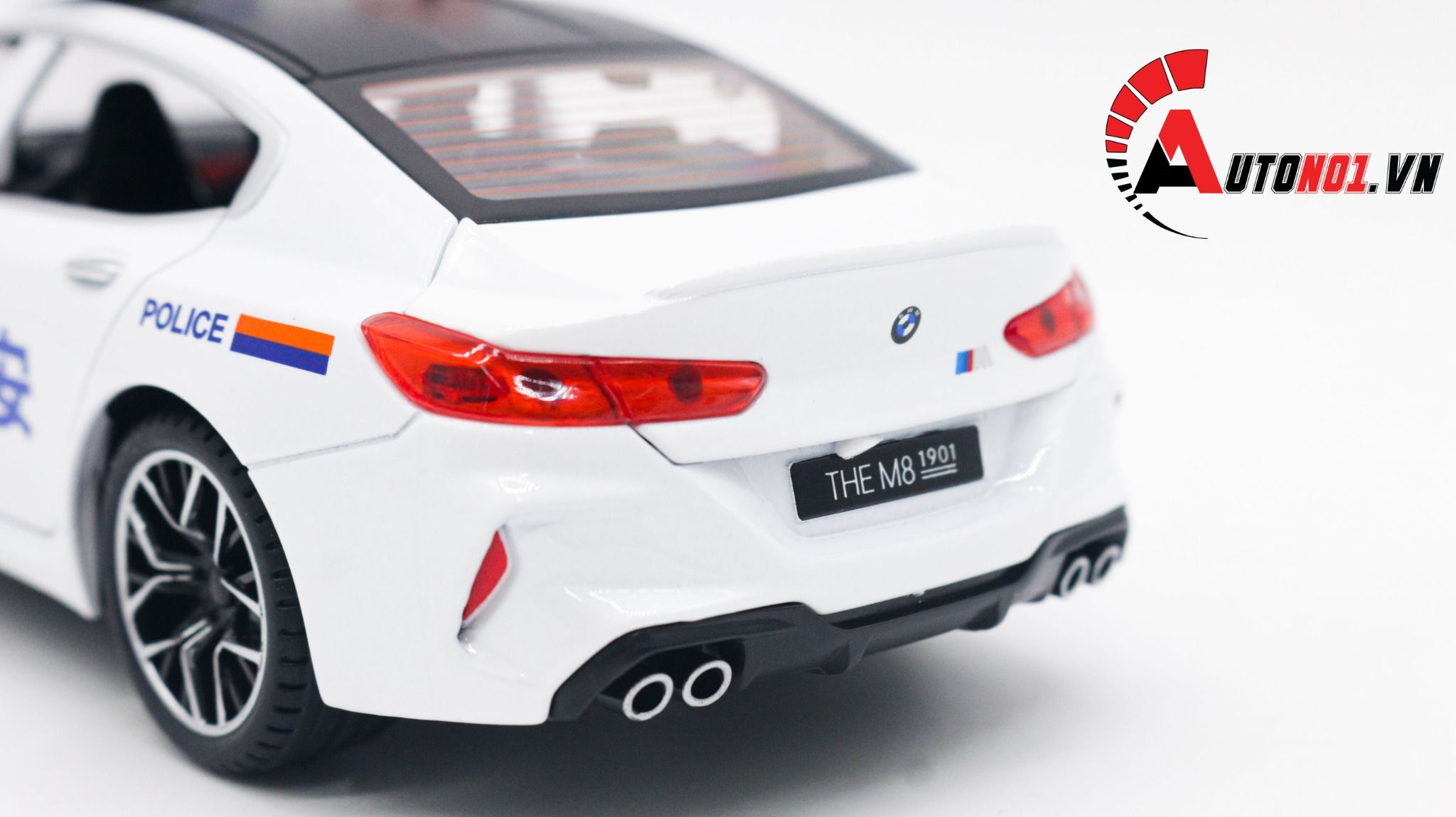  Xe mô hình ô tô Bmw M8 Police White tỉ lệ 1:24 Jinlifang OT197 