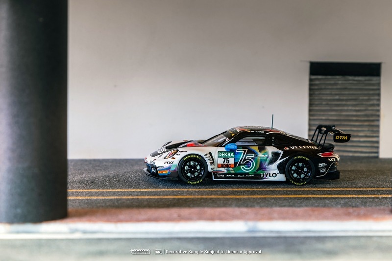 Mô hình xe Porsche 911 GT3 R DTM 2023 Ayhancan Güven tỉ lệ 1:64 TARMAC WORKS 