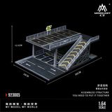  Hộp trưng bày mô phỏng A-Steel frame structure platform parking scene tỉ lệ 1:64 MoreArt MO923005 