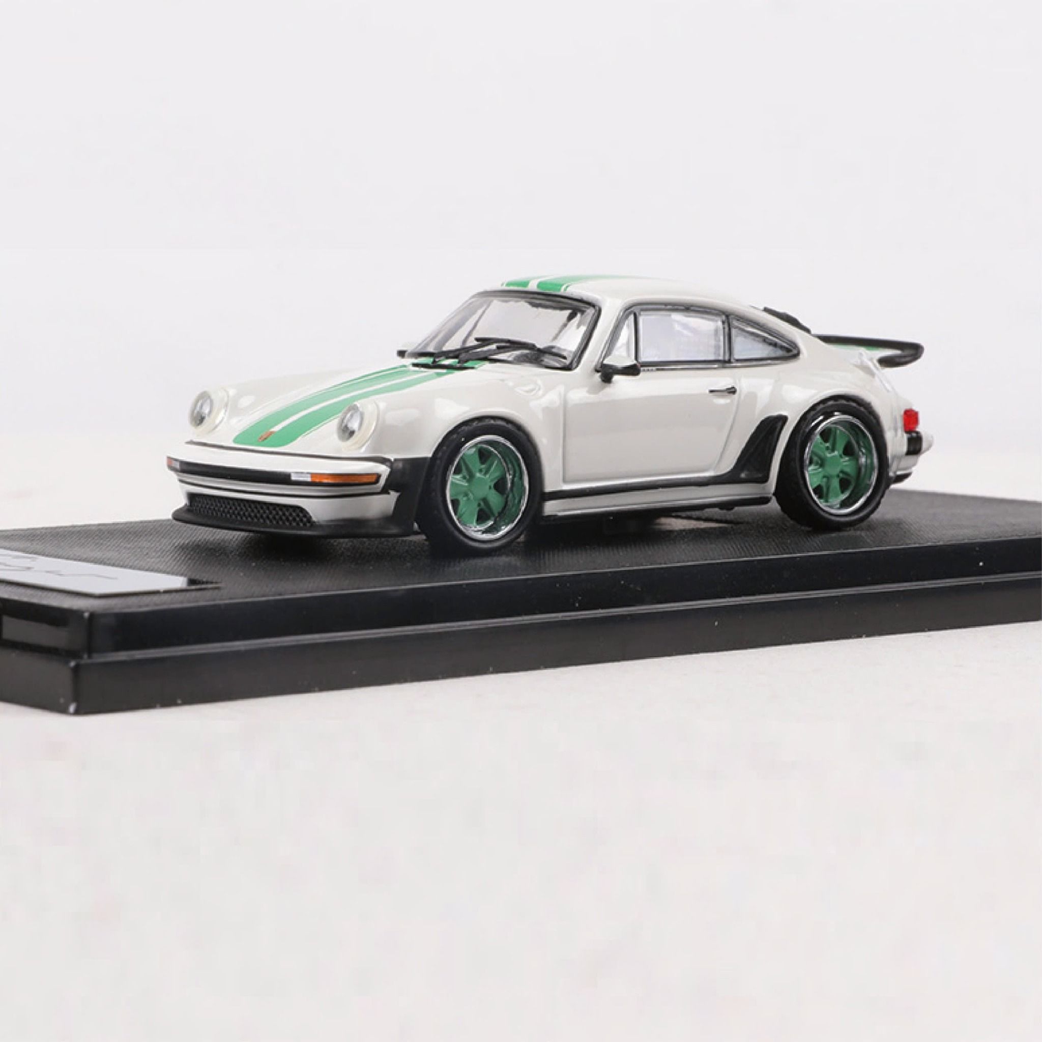 Mô hình xe Porsche Singer 930 Turbo có hộp mica tỉ lệ 1:64 Hobby Fans OT64018 