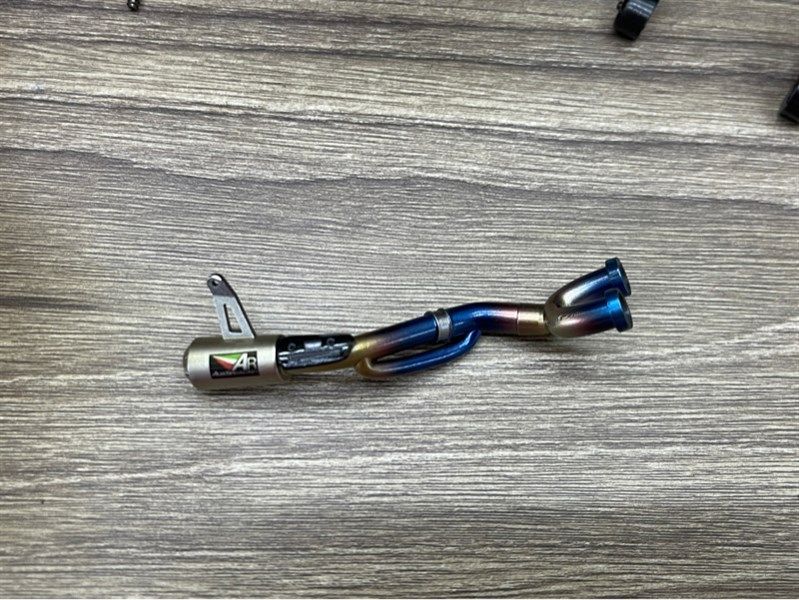  Phụ kiện mô hình cổ titan và lon pô dành cho mô hình xe sport 3D tỉ lệ 1:12 PK397 