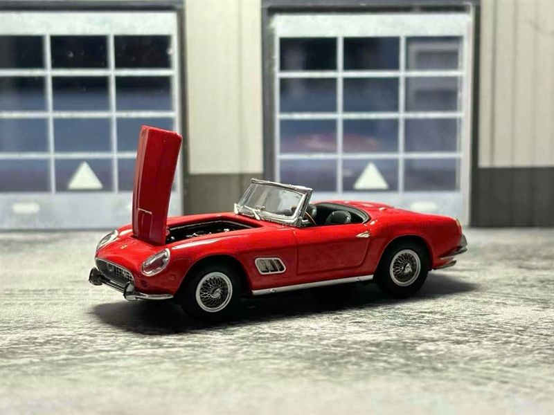  Mô hình xe Ferrari California 250 GT tỉ lệ 1:64 King Models OT64108 