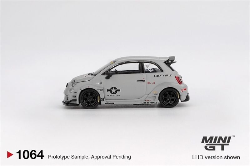  Mô hình xe Abarth 595 LB-WORKS x Abas Works Fighters bản card tỉ lệ 1:64 MiniGT MGT01064 NO CHASE 