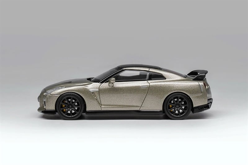  Mô hình xe Nissan GT-R (R35) Track Edition Engineered By NISMO T-Spec Millennium Jade 1:64 MotorHelix M63504 