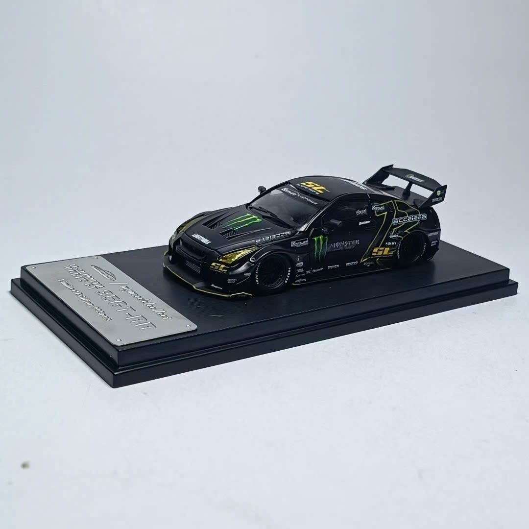  Mô hình xe Nissan GTR (35GT-RR) Advan racing - Monster matt black có hộp mica tỉ lệ 1:64 Mymodelcollect MC MC640005C-MC640005 