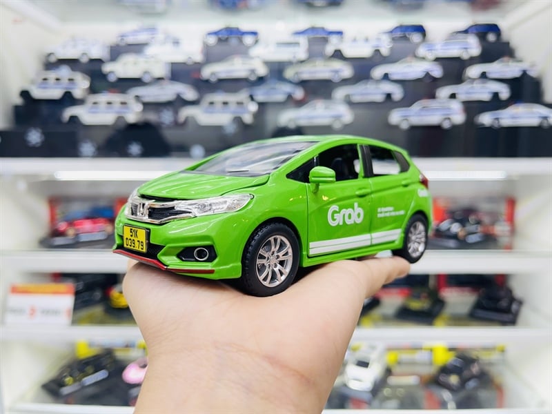  Mô hình xe độ dịch vụ taxi Grab - White Honda Jazz SUV 5 chỗ full open tỉ lệ 1:32 Chezhi Autono1 OT32001 