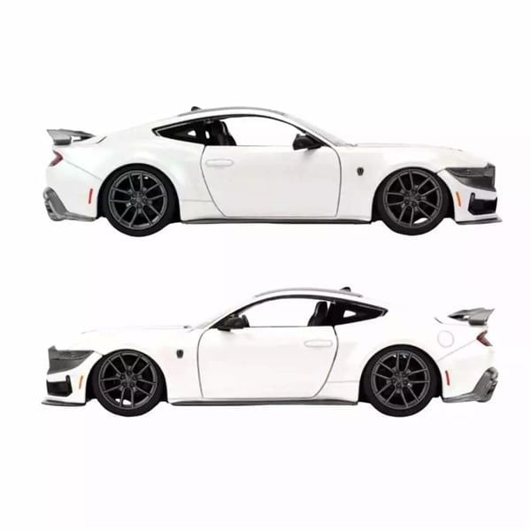  Mô hình xe Ford Mustang Dark Horse white 2024 Pink Slips tỉ lệ 1:24 Jada Toys 35504 