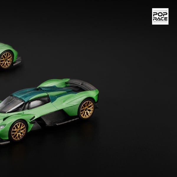  Mô hình xe Aston Martin Valkyrie Iridescent Emerala tỉ lệ 1:64 PopRace PR640269 