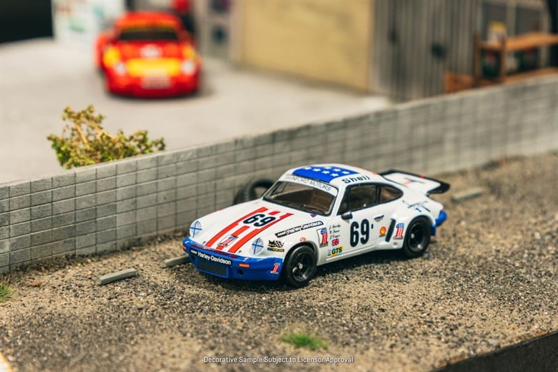  Mô hình xe Porsche 911 Carrera RSR 3.0, 24h Le Mans 1975 tỉ lệ 1:64 Tarmac Works T64S-024-75LM69 