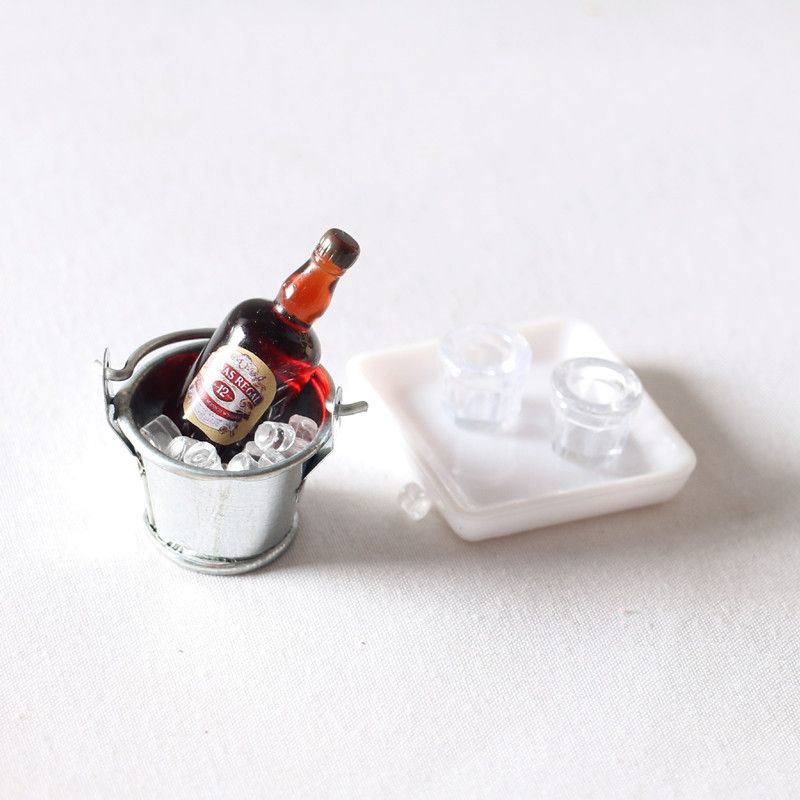 Phụ kiện decor mô hình xô đá kèm chai bia, rượu DE045