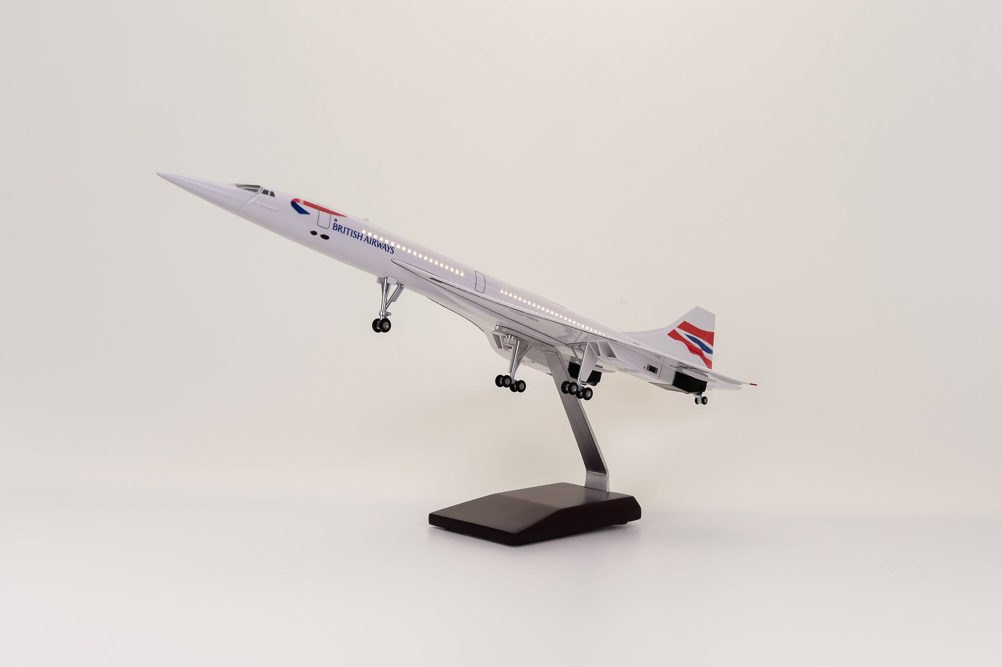  Mô hình máy bay phản lực siêu thanh Concorde British Airline 47cm có đèn led tự động theo tiếng vỗ tay hoặc chạm MB47071 