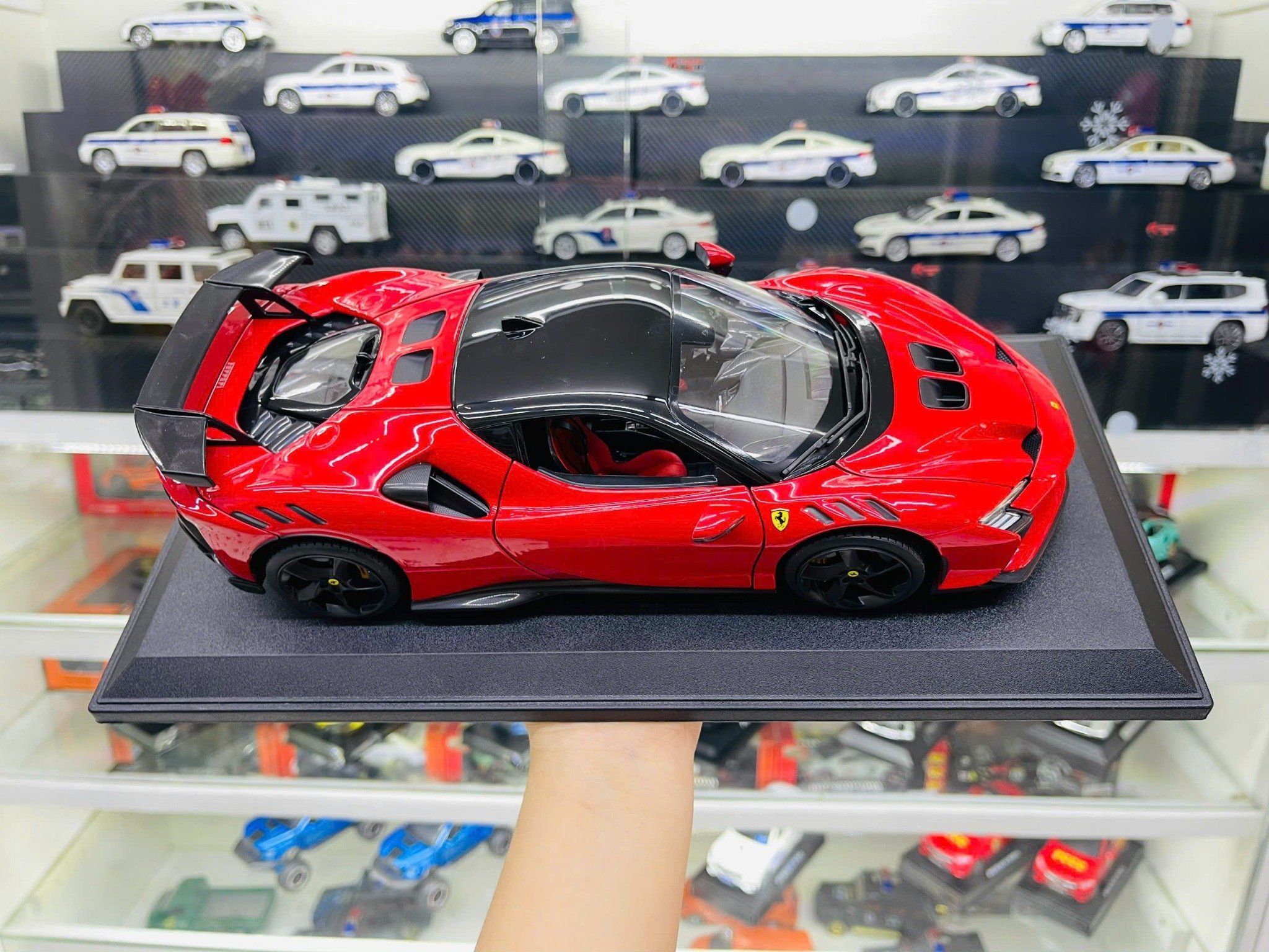  Mô hình xe Ferrari SF90 XX Stradale red full open tỉ lệ 1:18 Bburago 18-16020 OT18010 