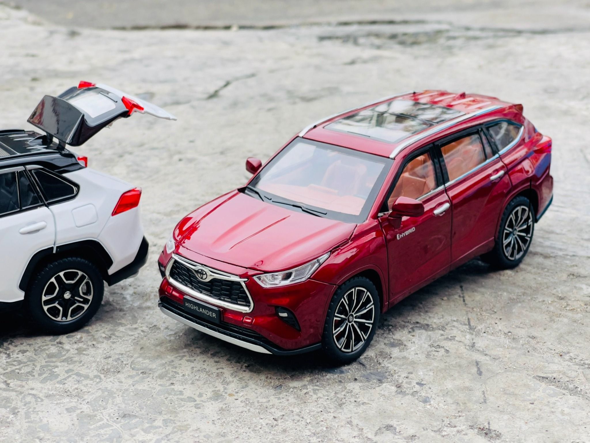  Mô hình xe Toyota Highlander đánh lái được full open tỉ lệ 1:24 Jinlifang OT045 