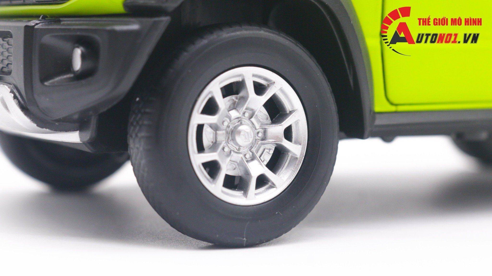  Mô hình xe Suzuki Jimny SUV địa hình 1:18 CCA OT134 