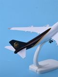  Mô hình máy bay vận chuyển UPS Boeing B747 có bánh xe kích thước 20cm MB20123 