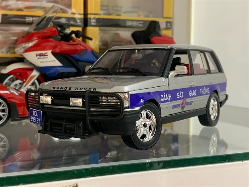  Mô hình xe ô tô độ CSGT Range Rover Expedition Silver full open 1:24 Bburago Autono1 DO24013 