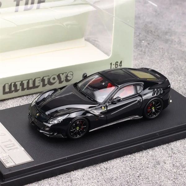  Mô hình xe Ferrari F12 TDF black version mở được capo tỉ lệ 1:64 Little Toys OT64410 