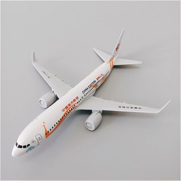  Mô hình máy bay China Estern Boeing B737 có đế 16cm MB16207 