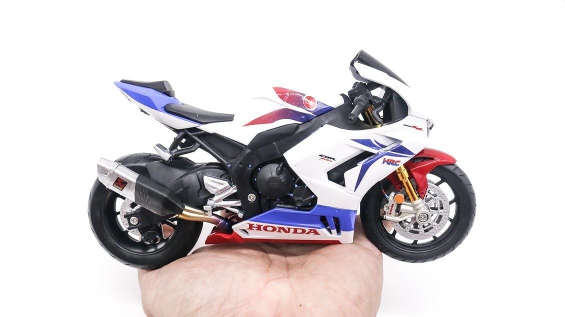  Mô hình xe độ Honda CBR1000RR custom HRC độ pô akrapovic tỉ lệ 1:12 Autono1 D241B 