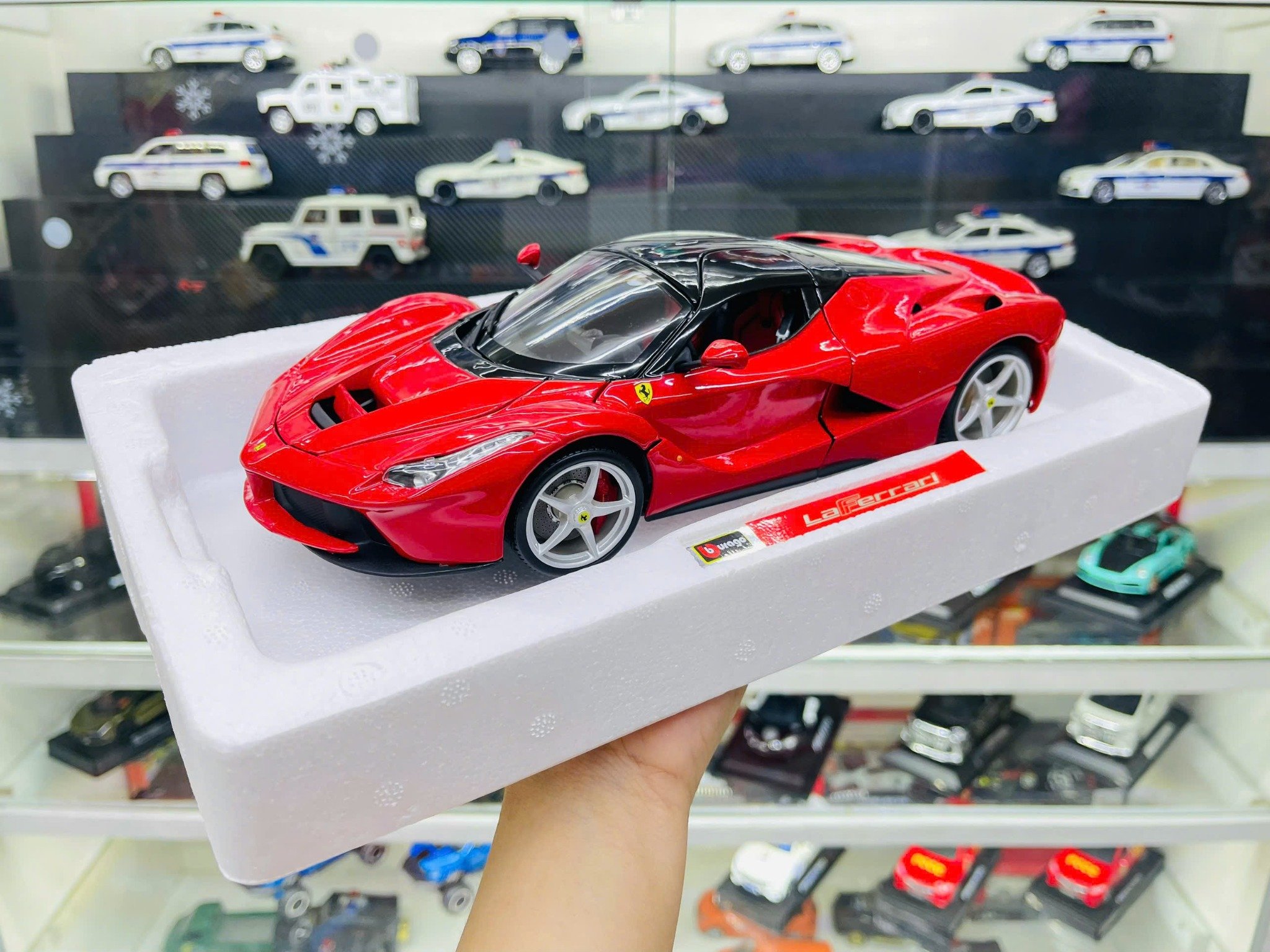  Mô hình xe Ferrari Laferrari Signature ful open - hộp xốp tỉ lệ 1:18 Bburago 2139 18-16901 OT18012 