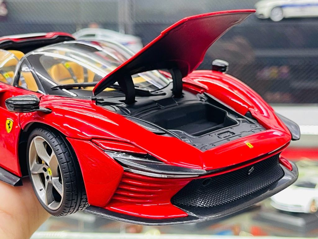 Mô hình xe Ferrari Daytona SP3 Signature red full open tỉ lệ 1:18 Bburago 18-16912 RD OT18022