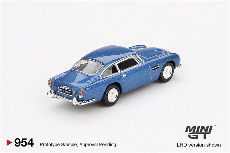  Mô hình xe Aston Martin DB5 Sierra Blue tỉ lệ 1:64 MiniGT bản card MGT00954-BL 