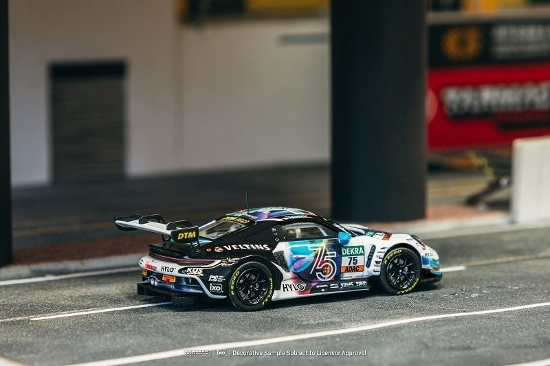  Mô hình xe Porsche 911 GT3 R DTM 2023 Ayhancan Güven tỉ lệ 1:64 TARMAC WORKS 