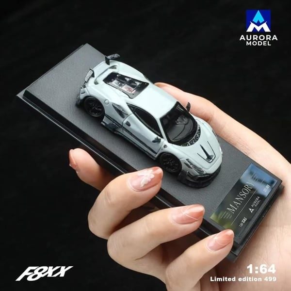  Mô hình xe Mercedes-Benz AMG GTR tỉ lệ 1:64 MJ Model OT64220 