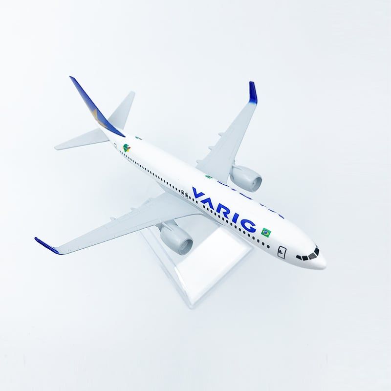 Mô hình máy bay Brazil VARIG PR-VBY Boeing B737 16cm MB16049