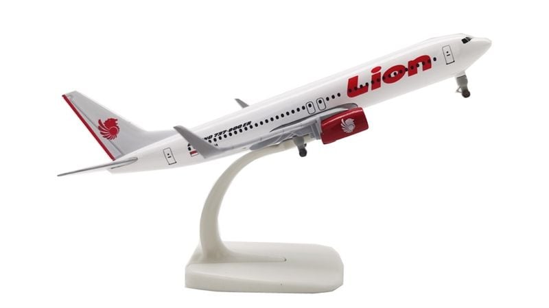  Mô hình máy bay Inodneisa Lion Air Flight Boeing B737-900ER có bánh xe 20cm MB20037 