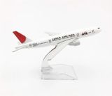  Mô hình máy bay Japan Airlines JAL Boeing B777 16cm MB16067 