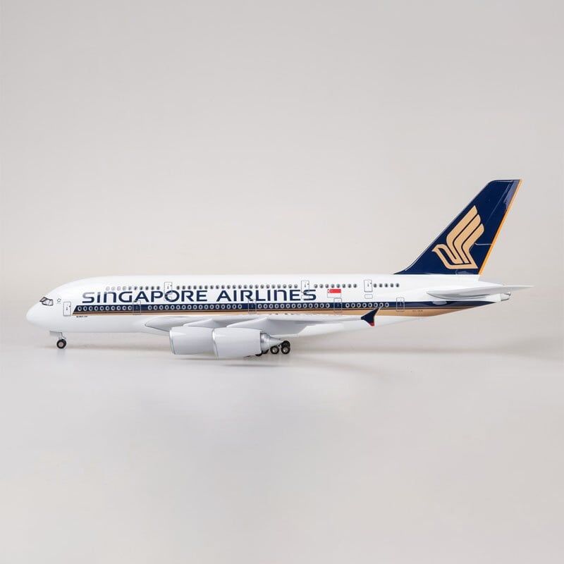  Mô hình máy bay Singapore Airline Airbus A380 47cm 1:130 có đèn led tự động theo tiếng vỗ tay hoặc chạm MB47005 