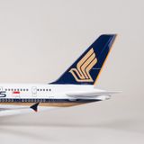  Mô hình máy bay Singapore Airline Airbus A380 47cm 1:130 có đèn led tự động theo tiếng vỗ tay hoặc chạm MB47005 