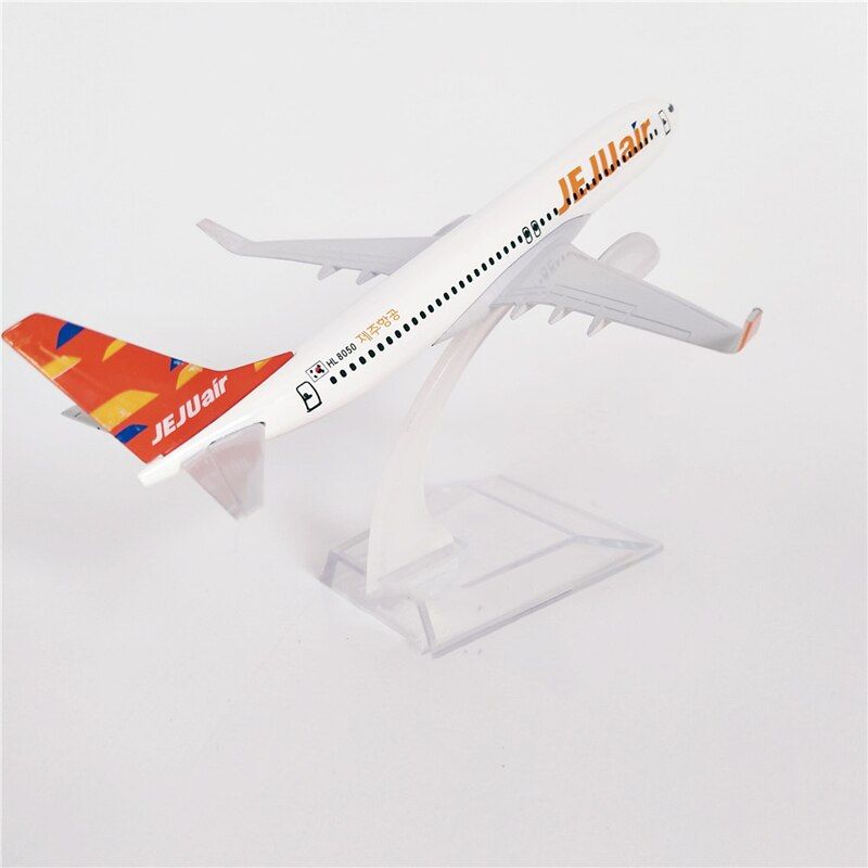 Mô hình máy bay vận chuyển Hàn Quốc Jeju Air Boeing B737 16cm MB16038