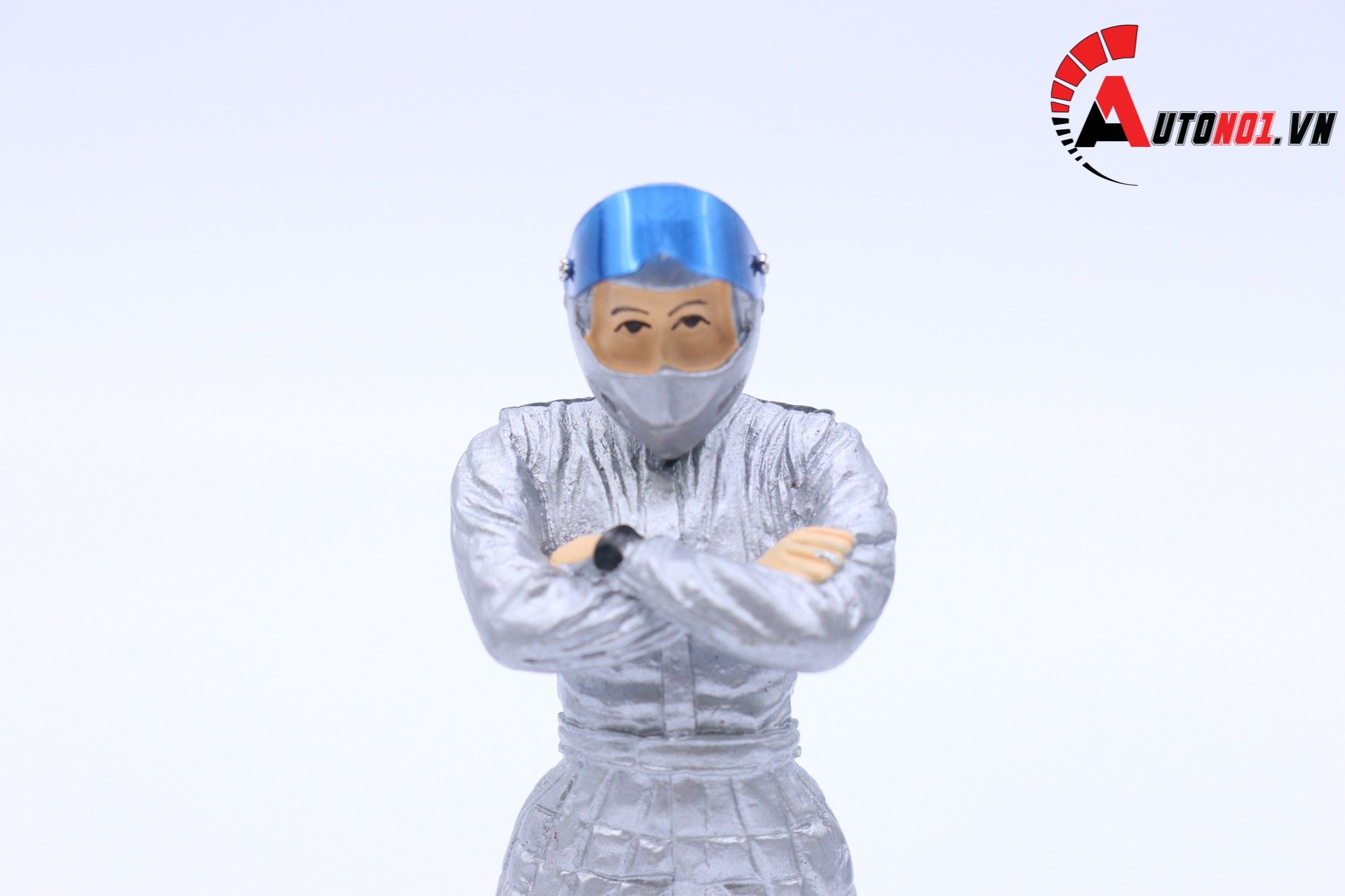  AUTONO1 STIG FIGURE SILVER 1:18 1132 