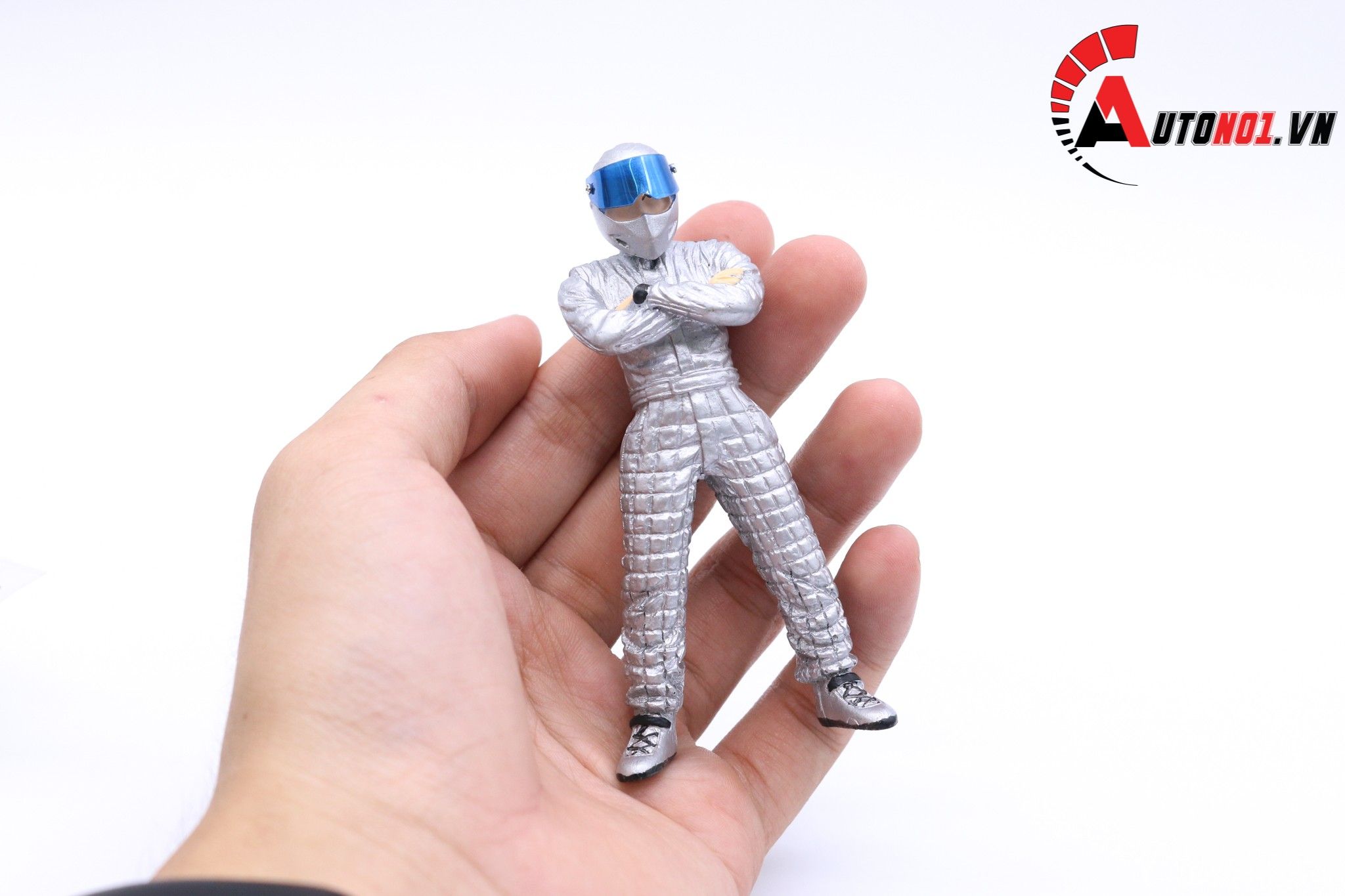  AUTONO1 STIG FIGURE SILVER 1:18 1132 